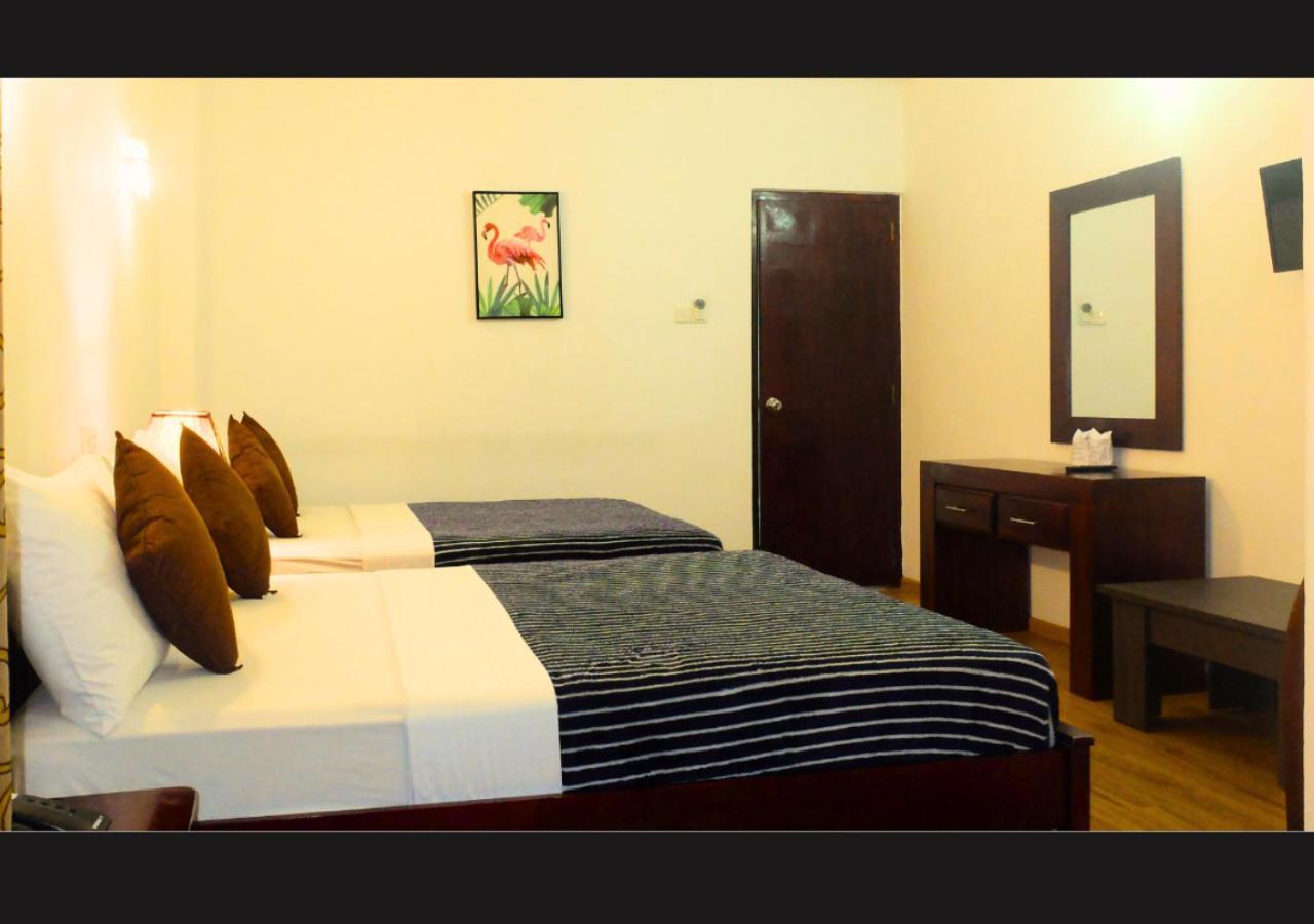 Slightly Chilled Hotel Nallathanniya Buitenkant foto